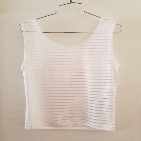 H&M Tops - BOGO 🌿 H&M White Striped Crop Tank